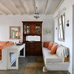 Ourania * Chrisi Akti (Paros)