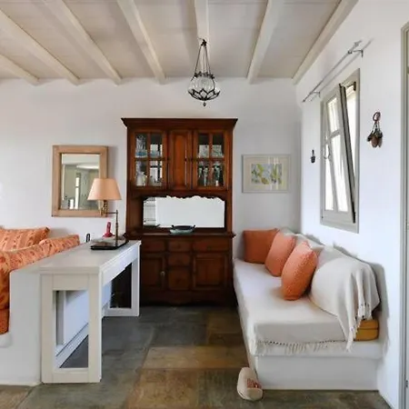 Ourania * Chrisi Akti (Paros)